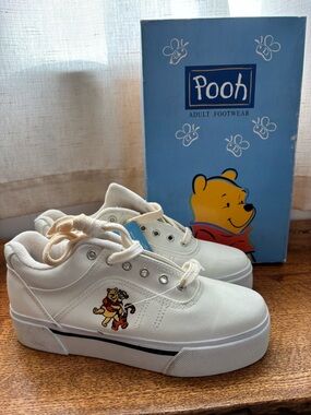 Women’s Vintage 90s Winnie The Pooh Hi-Wall Leather Platform Sneakers-NIB-size 6